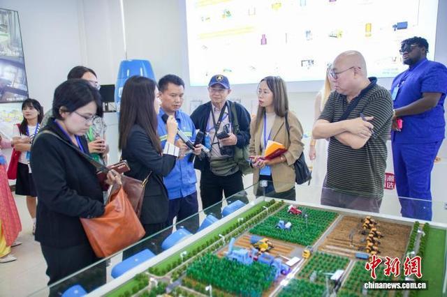 东盟国家媒体代表探广西崇左产业：面向东盟 绿色智能(图1)