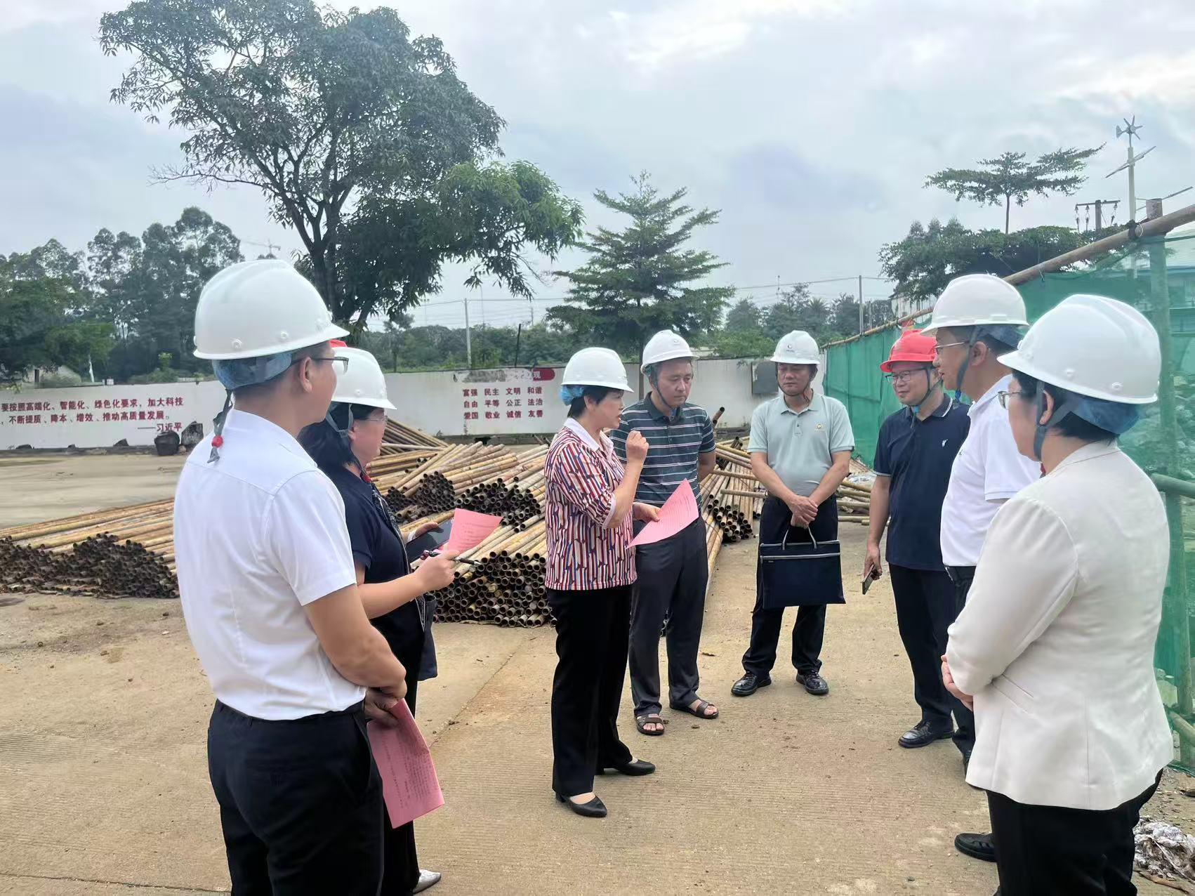 自治区农机中心联合农业农村厅、工信厅赴贵港市开展甘蔗机收调研(图1)