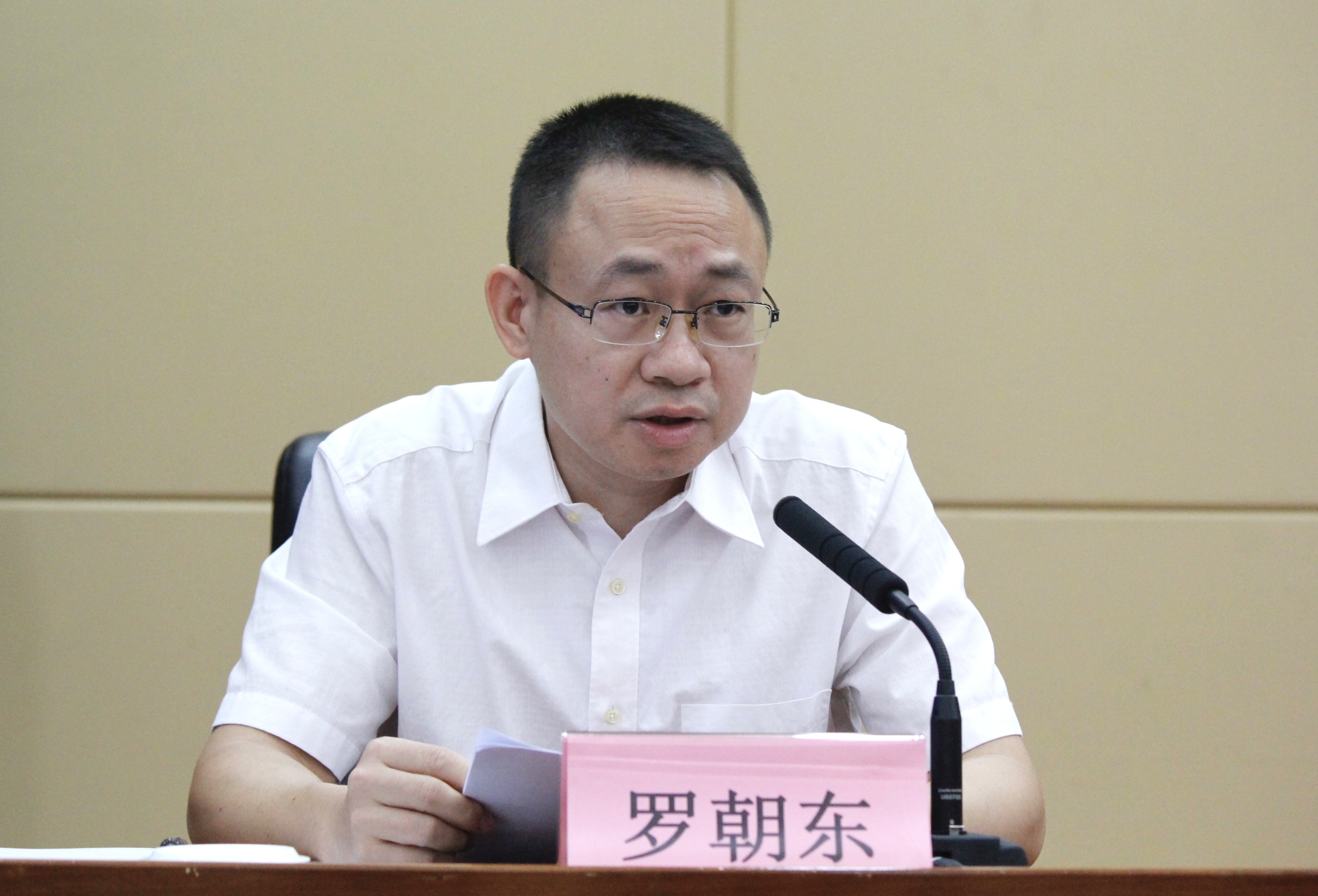 糖料蔗机收三年攻坚 2025年全区糖料蔗收获新机具推介暨农机补贴政策宣贯活动在南宁举办(图1)