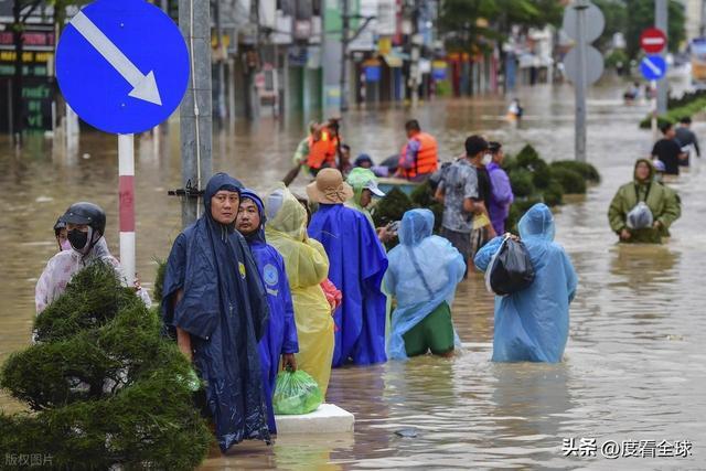 千年古城变泽国！越南暴雨致 41 死百万民众盼救援破局(图3)