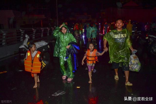 千年古城变泽国！越南暴雨致 41 死百万民众盼救援破局(图5)