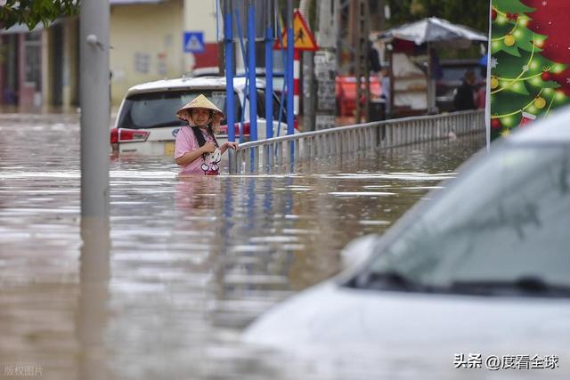 千年古城变泽国！越南暴雨致 41 死百万民众盼救援破局(图18)