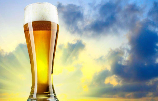 观酒头部酒企集体押注低度化白酒降度能让年轻人买账吗？(图1)