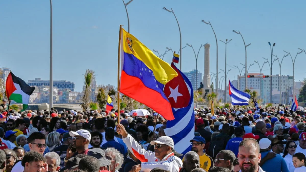 危急存亡关头的古巴为什么与中国人有关？(图2)