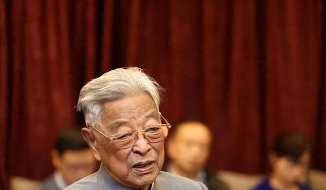 褚时健到2002年才明白原来当年是得罪了惹不起的那几位(图1)